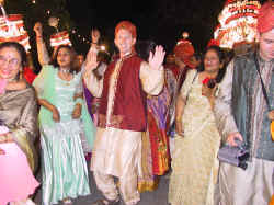 india_wedding_march.JPG (72396 bytes)