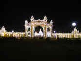 mysore_palace.jpg (39605 bytes)
